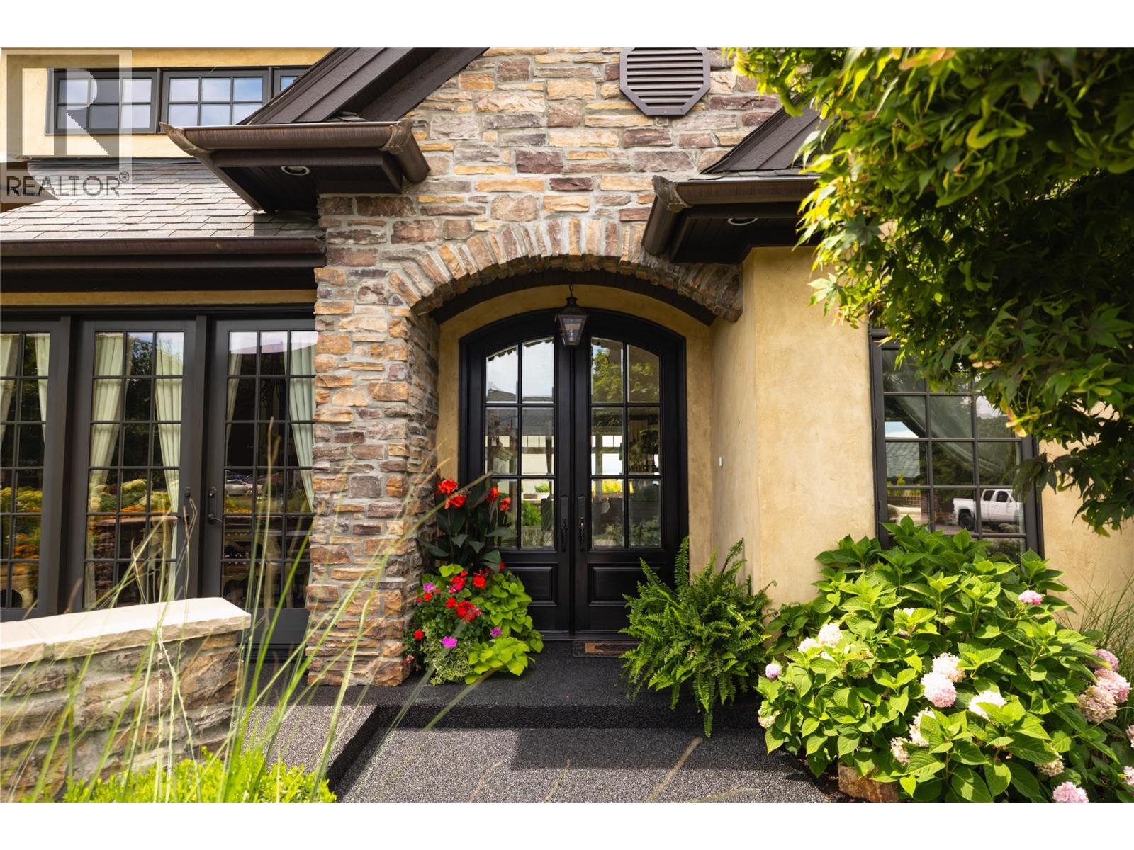 4768 Carmel Crescent, Kelowna, British Columbia  V1W 5B9 - Photo 2 - 10362682