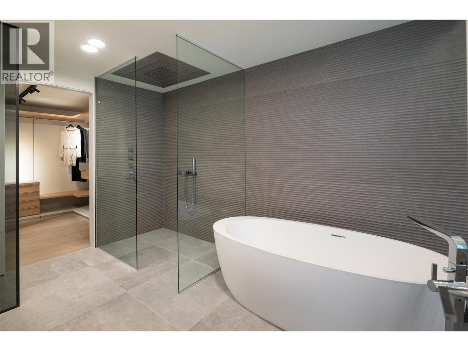 1075 Sunset Drive Unit# Ph1, Kelowna, British Columbia  V1Y 9Y9 - Photo 31 - 10362500