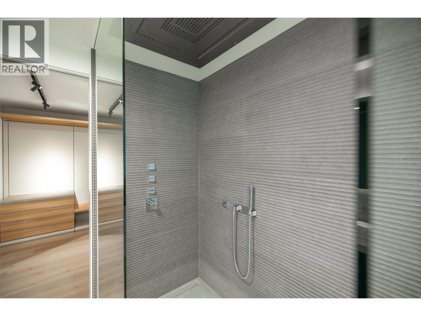 1075 Sunset Drive Unit# Ph1, Kelowna, British Columbia  V1Y 9Y9 - Photo 34 - 10362500