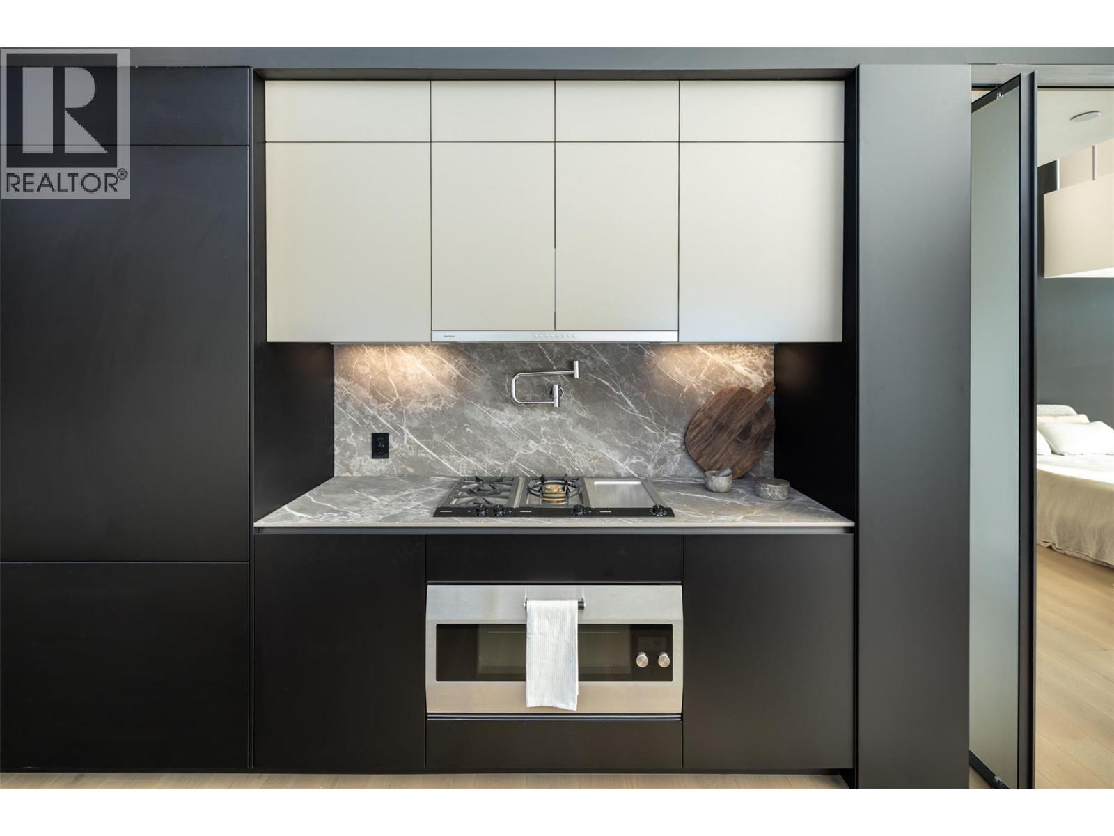 1075 Sunset Drive Unit# Ph1, Kelowna, British Columbia  V1Y 9Y9 - Photo 41 - 10362500