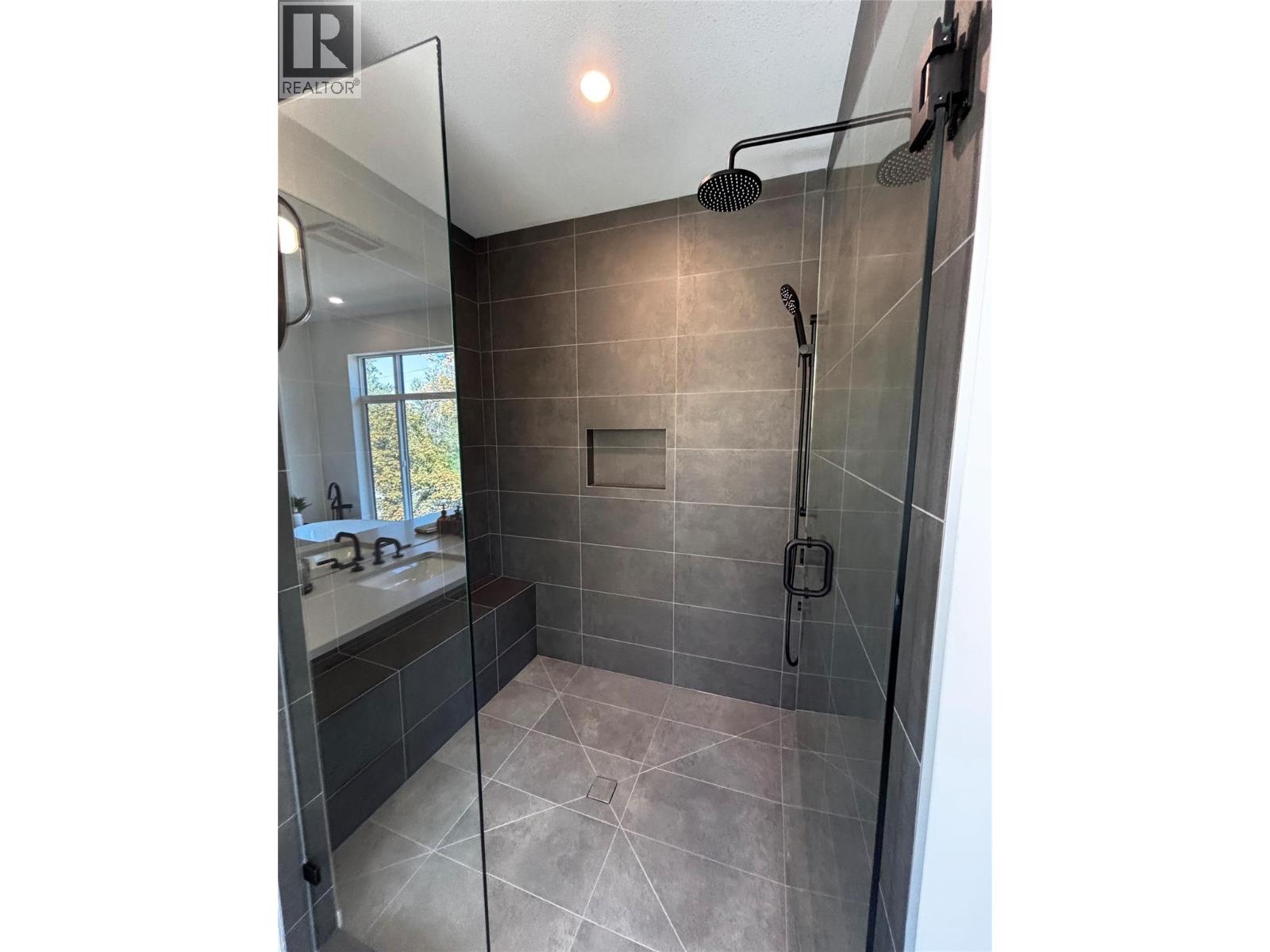 7920 Kidston Road Unit# 11, Coldstream, British Columbia  V1B 0B4 - Photo 16 - 10362723