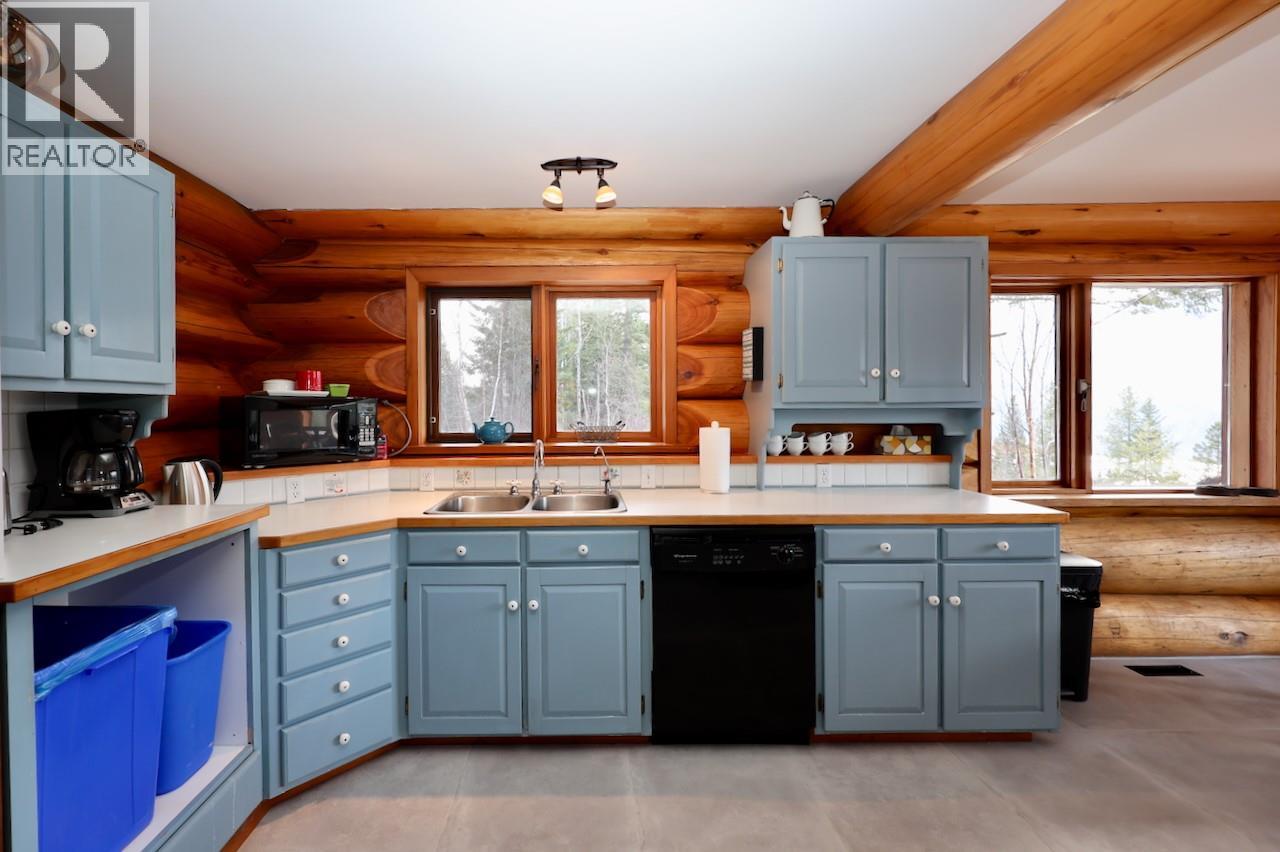 1445 Black Bear Drive, Golden, British Columbia  V0A 1H7 - Photo 7 - 10362598