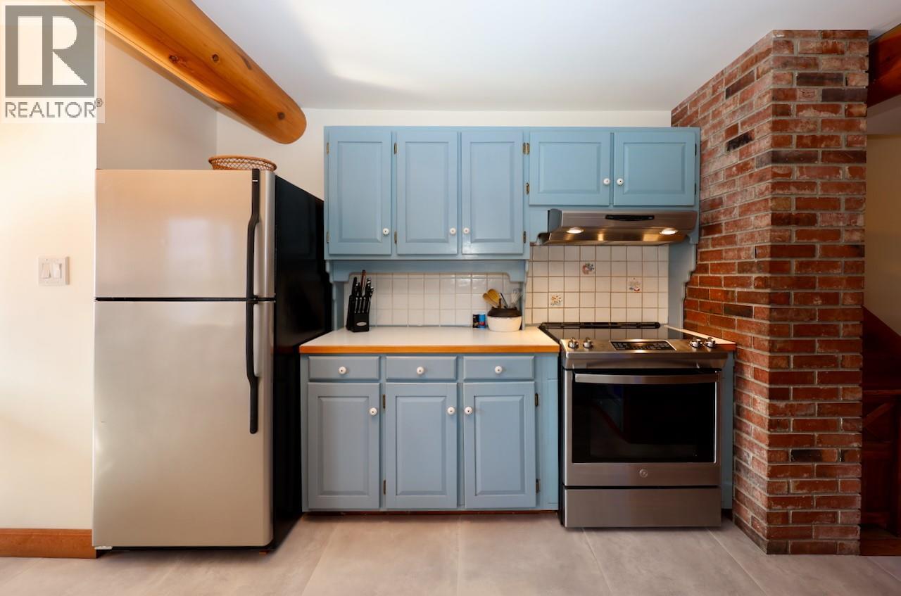 1445 Black Bear Drive, Golden, British Columbia  V0A 1H7 - Photo 8 - 10362598