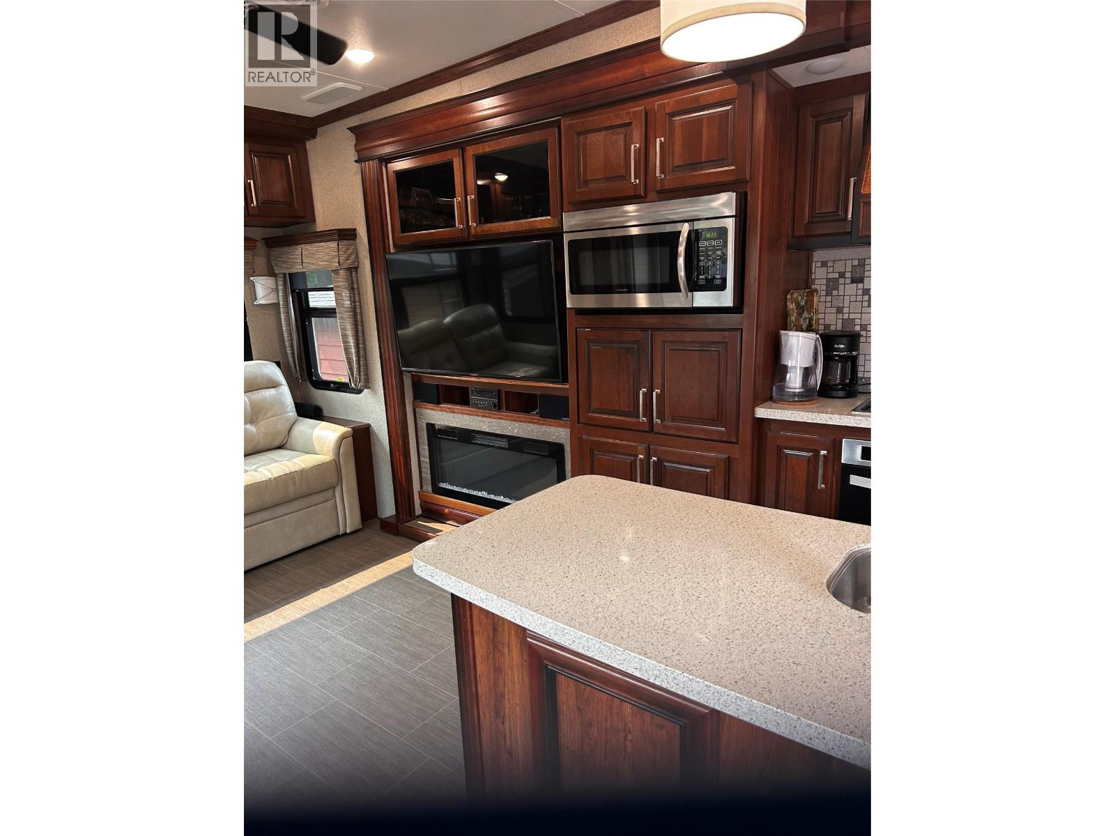 3303 Mabel Lake Road Unit# 2, Enderby, British Columbia  V0E 1V5 - Photo 11 - 10362407