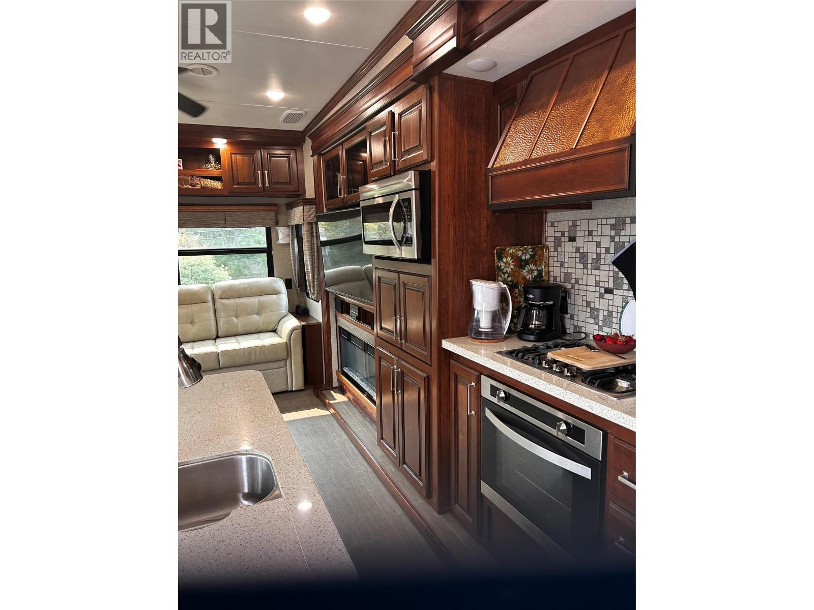 3303 Mabel Lake Road Unit# 2, Enderby, British Columbia  V0E 1V5 - Photo 17 - 10362407