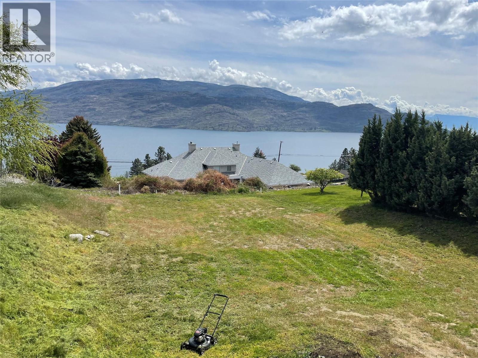 4673 Princeton Avenue, Peachland, British Columbia  V0H 1X7 - Photo 3 - 10362119