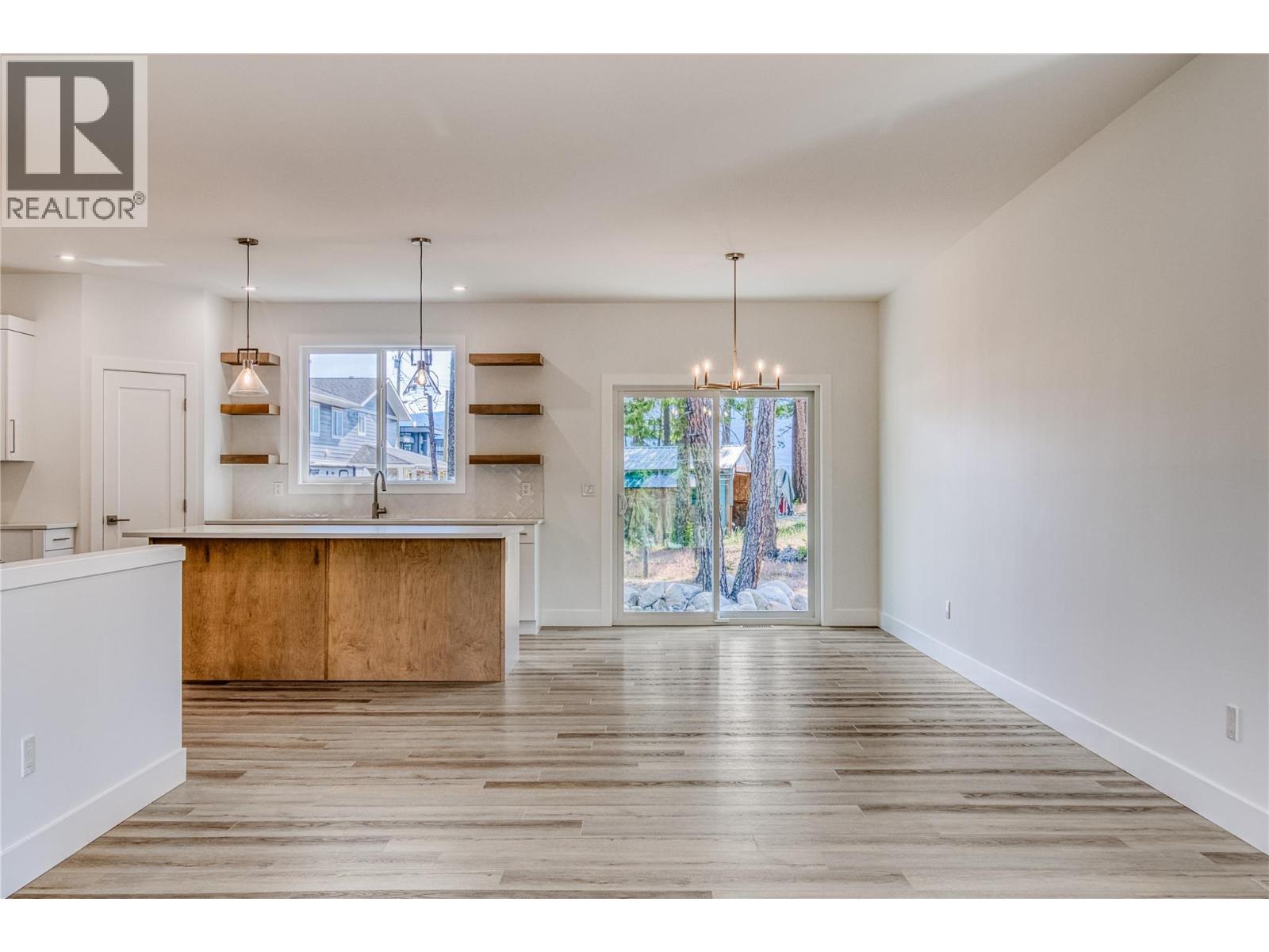 7186 Dunwaters Road, Kelowna, British Columbia  V1Z 3W5 - Photo 10 - 10362558