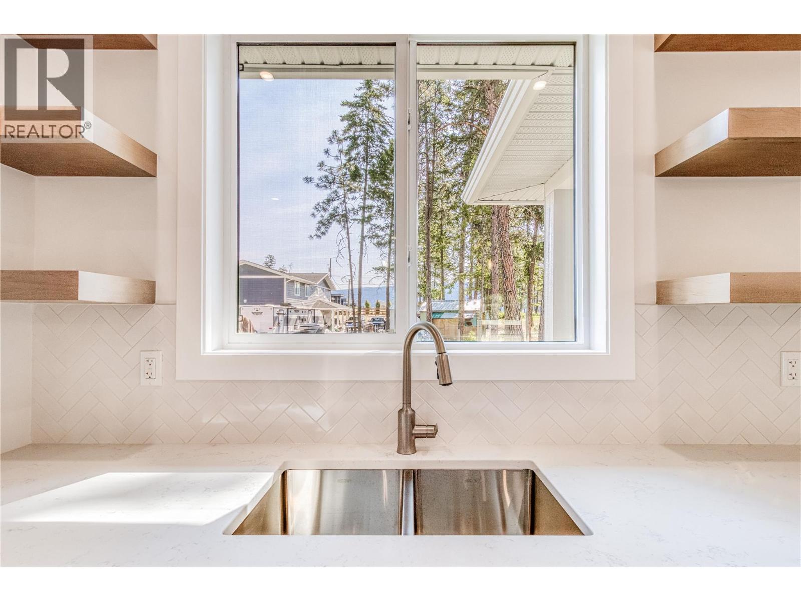 7186 Dunwaters Road, Kelowna, British Columbia  V1Z 3W5 - Photo 14 - 10362558