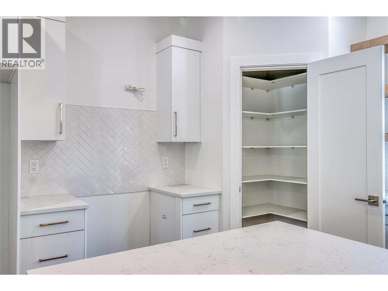 7186 Dunwaters Road, Kelowna, British Columbia  V1Z 3W5 - Photo 17 - 10362558