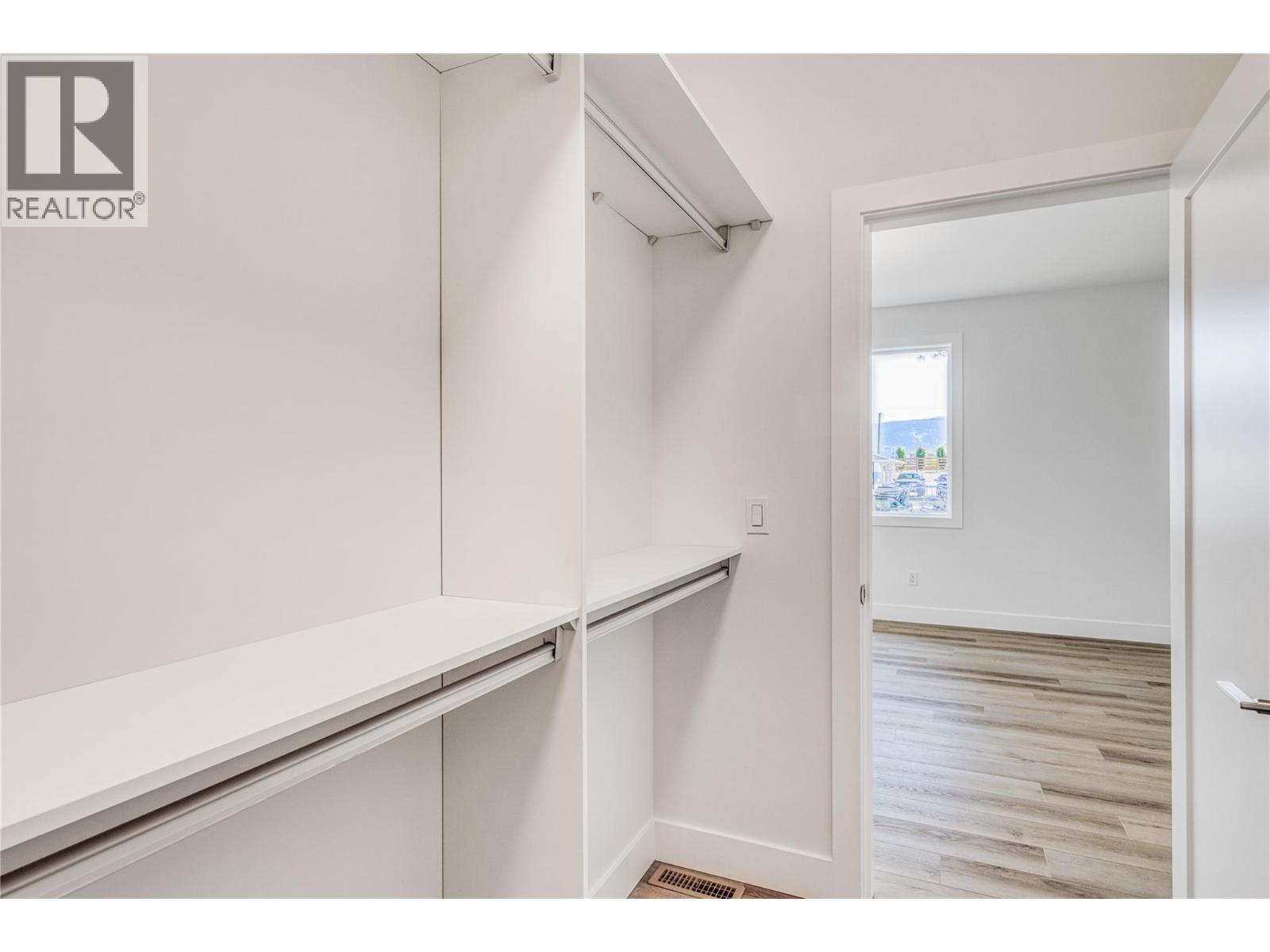 7186 Dunwaters Road, Kelowna, British Columbia  V1Z 3W5 - Photo 29 - 10362558