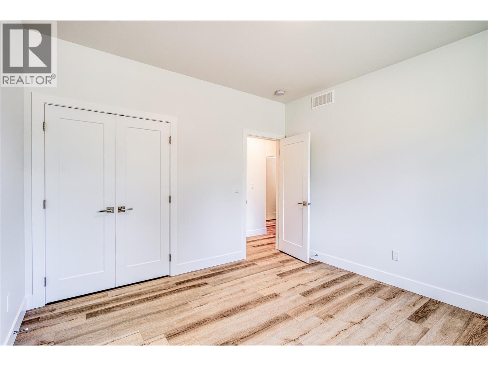 7186 Dunwaters Road, Kelowna, British Columbia  V1Z 3W5 - Photo 34 - 10362558