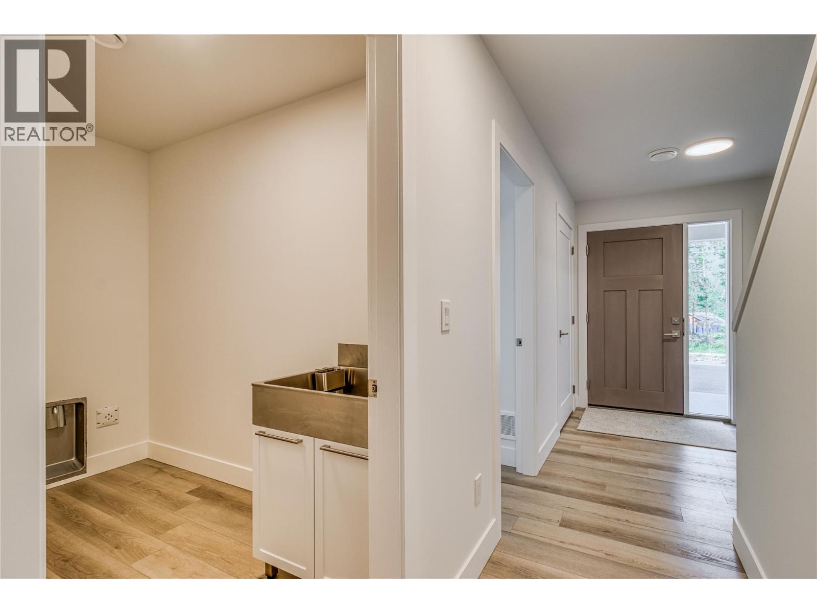 7186 Dunwaters Road, Kelowna, British Columbia  V1Z 3W5 - Photo 56 - 10362558