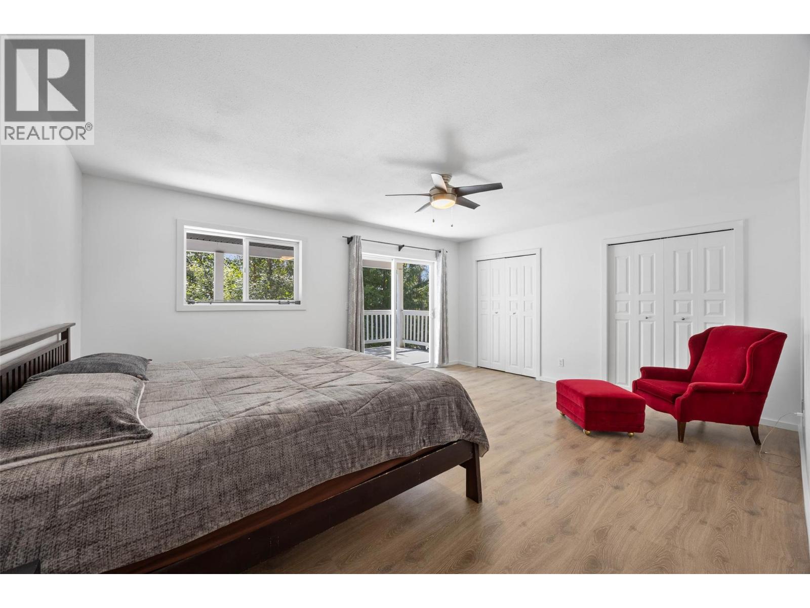 2725 Vickers Trail, Anglemont, British Columbia  V0E 1M8 - Photo 16 - 10362867