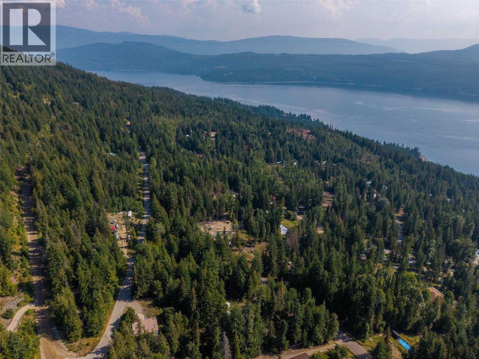 2725 Vickers Trail, Anglemont, British Columbia  V0E 1M8 - Photo 33 - 10362867