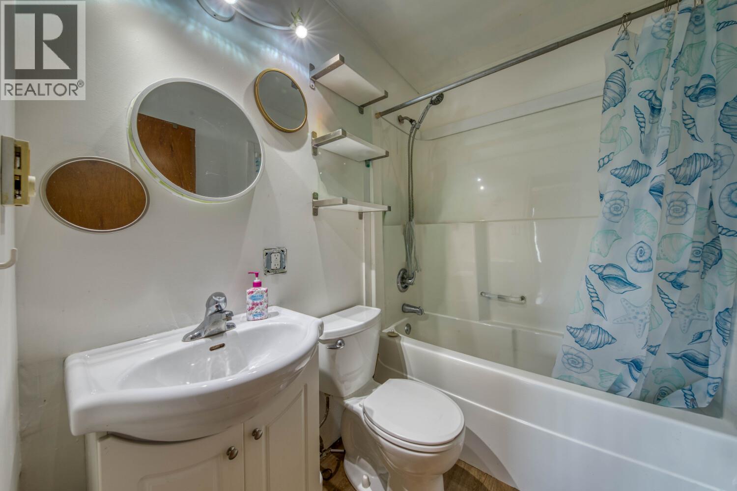 4541 Columere Road, Fairmont Hot Springs, British Columbia  V0B 1L2 - Photo 11 - 10362861