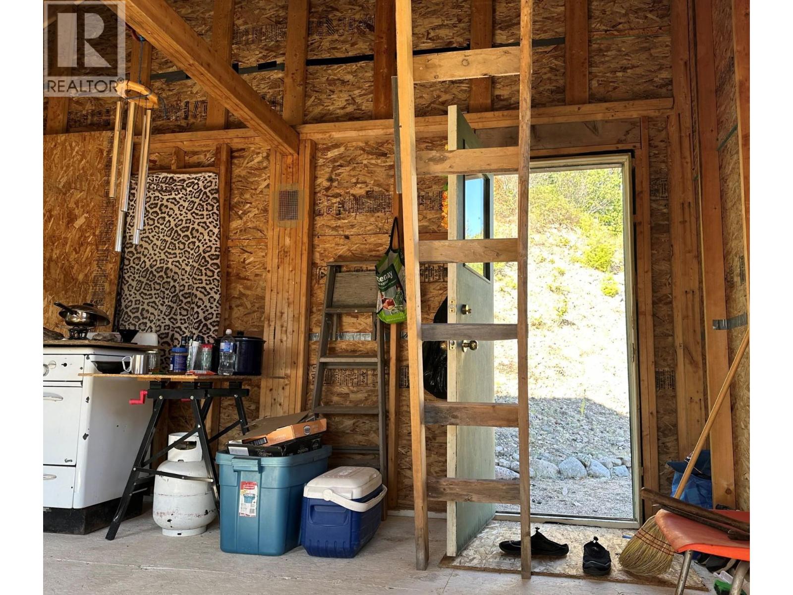 200 Lower Arrow Lake, Castlegar, British Columbia  V1N 4V8 - Photo 14 - 10362706