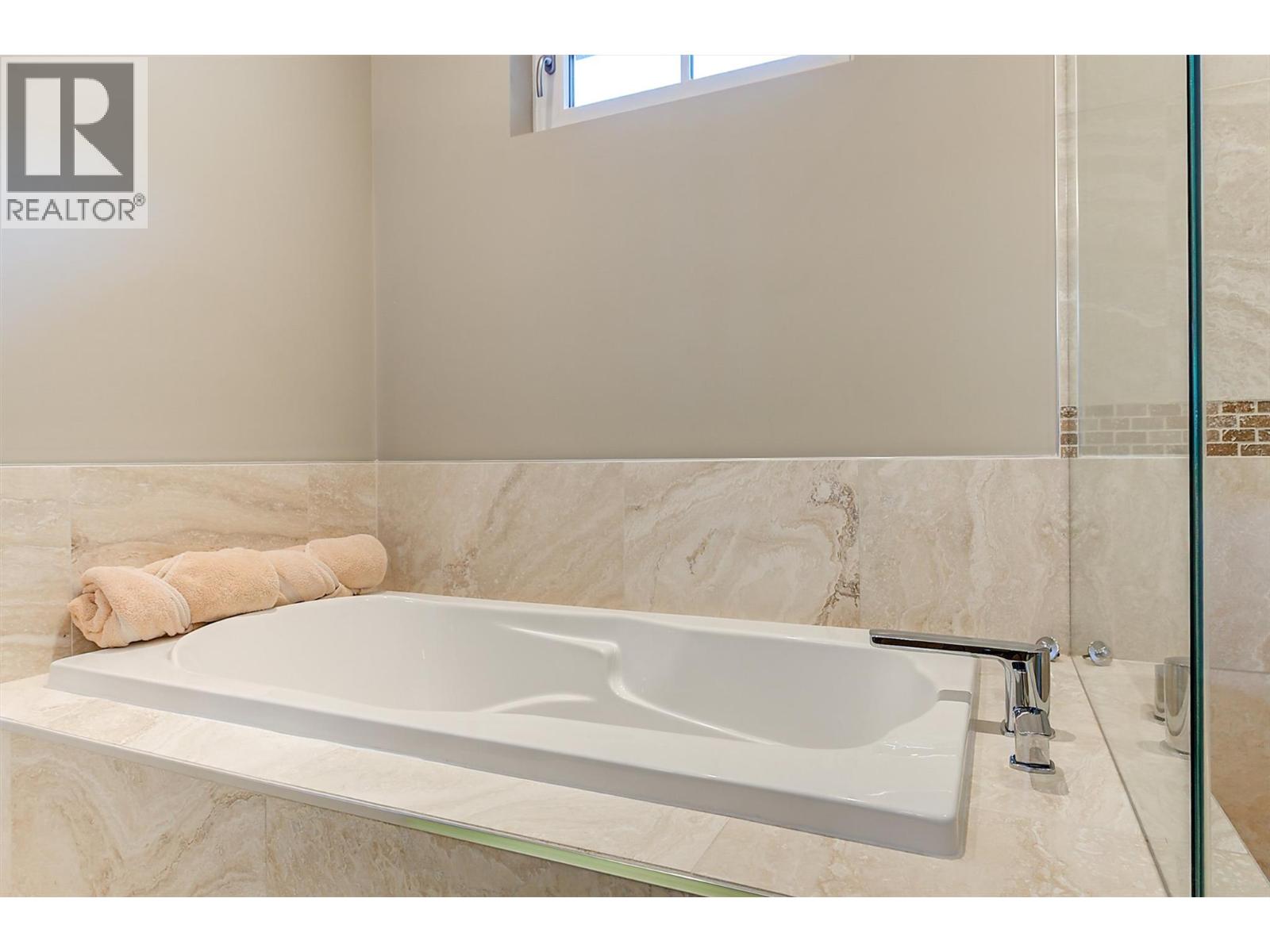 6172 Seymoure Avenue, Peachland, British Columbia  V0H 1X4 - Photo 35 - 10362589