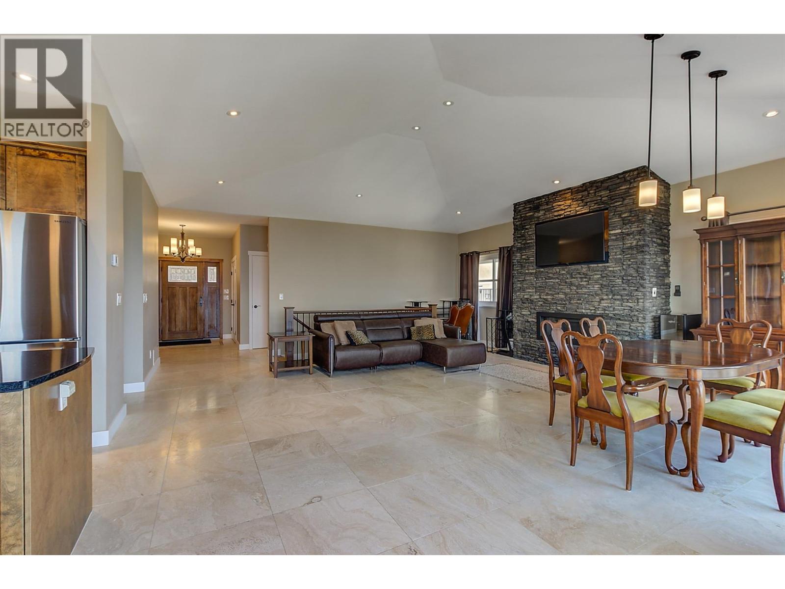 6172 Seymoure Avenue, Peachland, British Columbia  V0H 1X4 - Photo 5 - 10362589