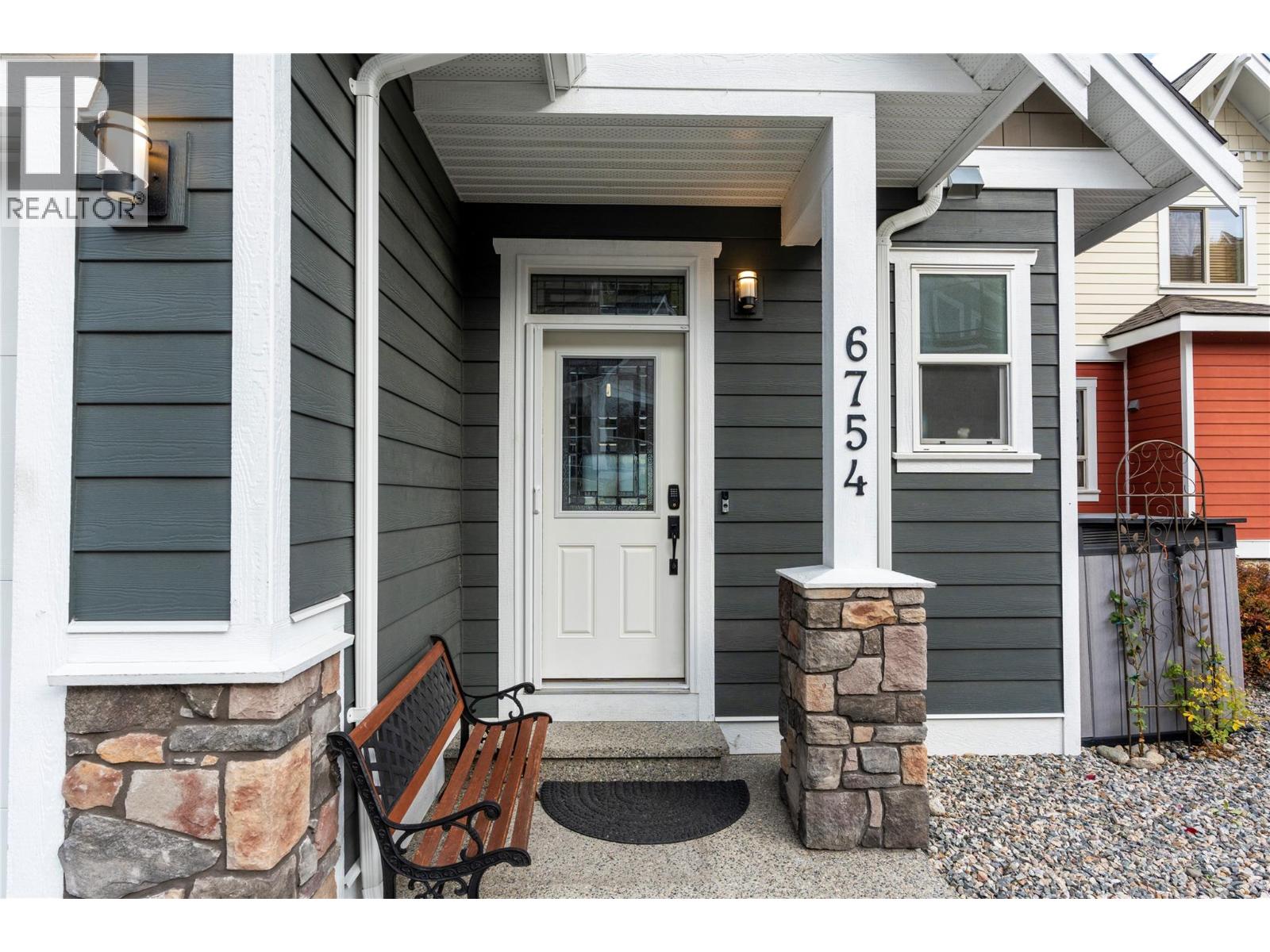 6754 La Palma Loop, Kelowna, British Columbia  V1Z 3R8 - Photo 4 - 10362833