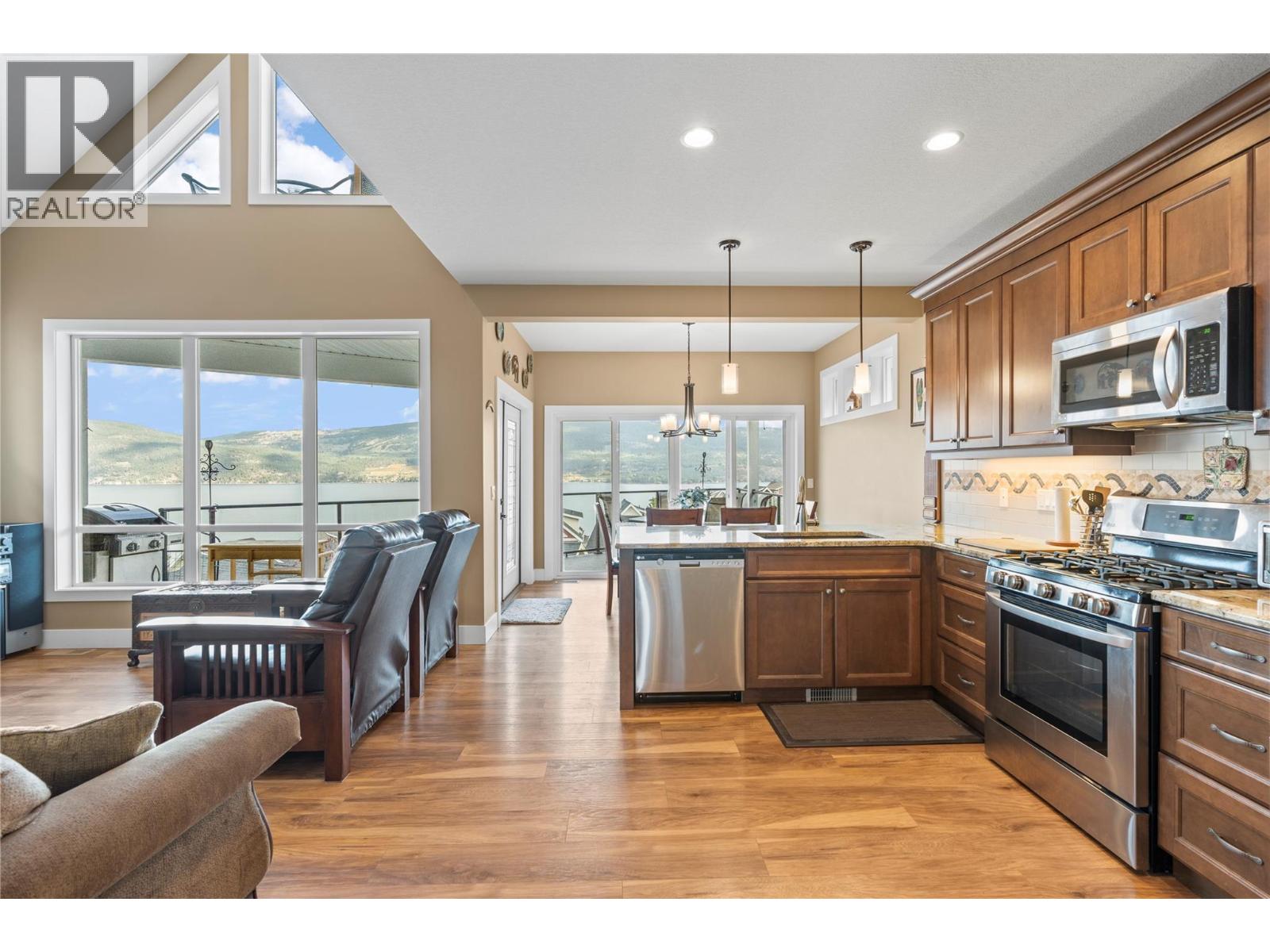 6754 La Palma Loop, Kelowna, British Columbia  V1Z 3R8 - Photo 5 - 10362833