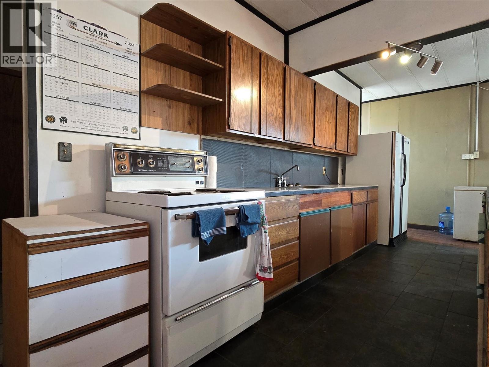 6355 Pinecrest Drive, Kamloops, British Columbia  V0K 2P0 - Photo 14 - 10362988