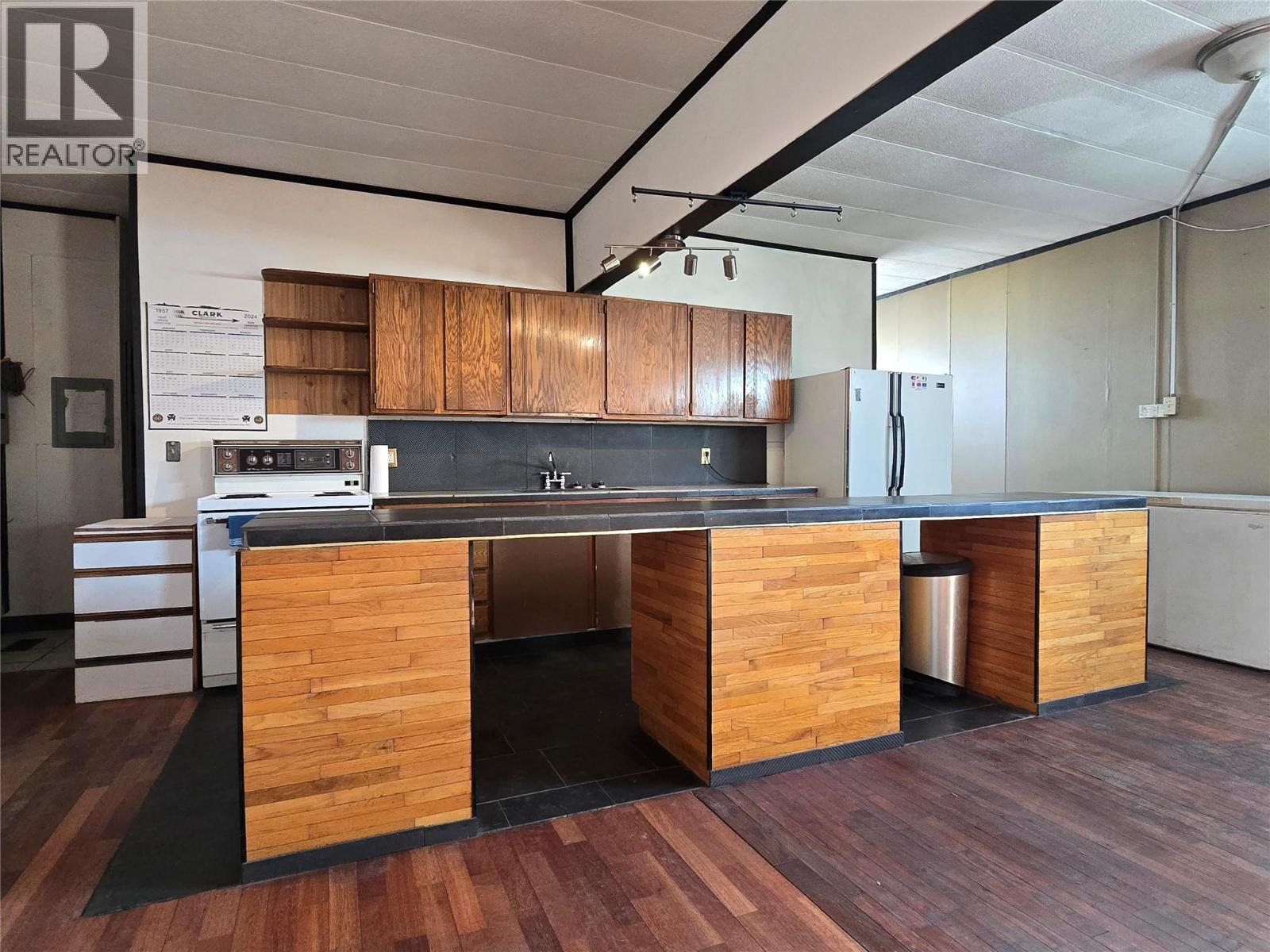 6355 Pinecrest Drive, Kamloops, British Columbia  V0K 2P0 - Photo 17 - 10362988