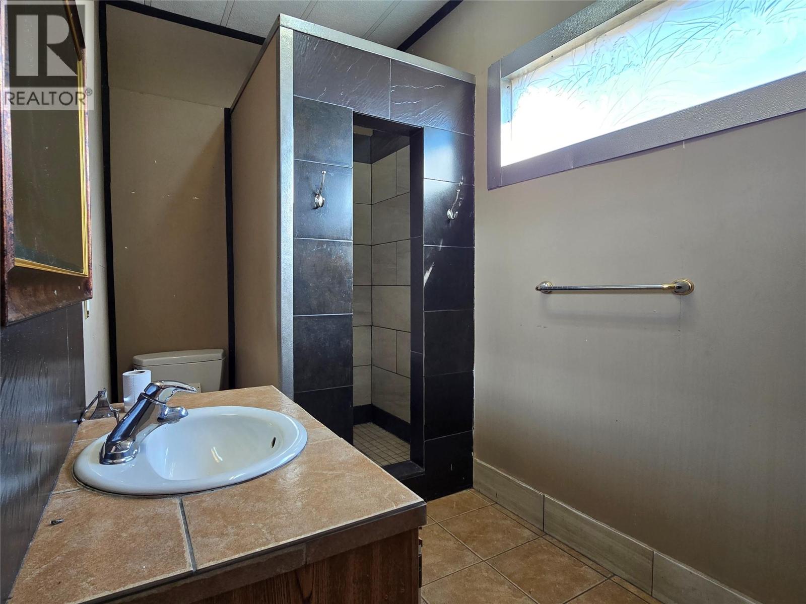 6355 Pinecrest Drive, Kamloops, British Columbia  V0K 2P0 - Photo 21 - 10362988