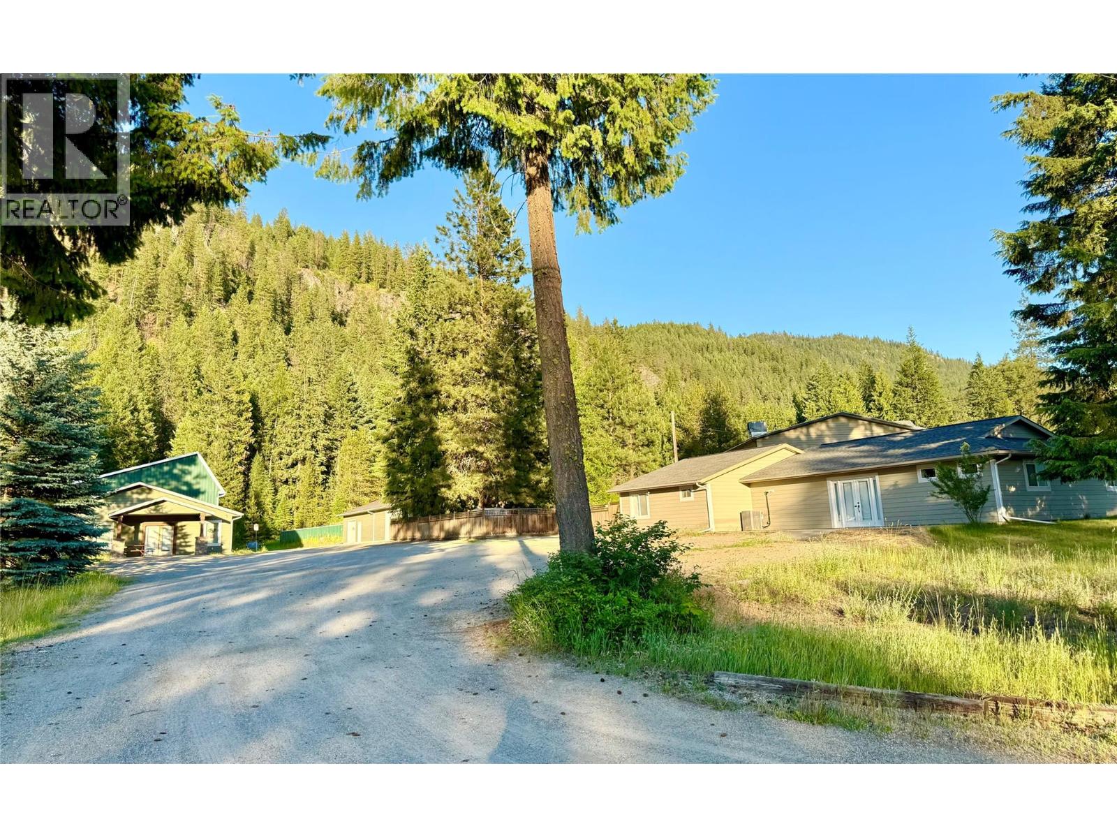 1700 Sandner Frontage Road, Christina Lake, British Columbia  V0H 1E3 - Photo 1 - 10362930