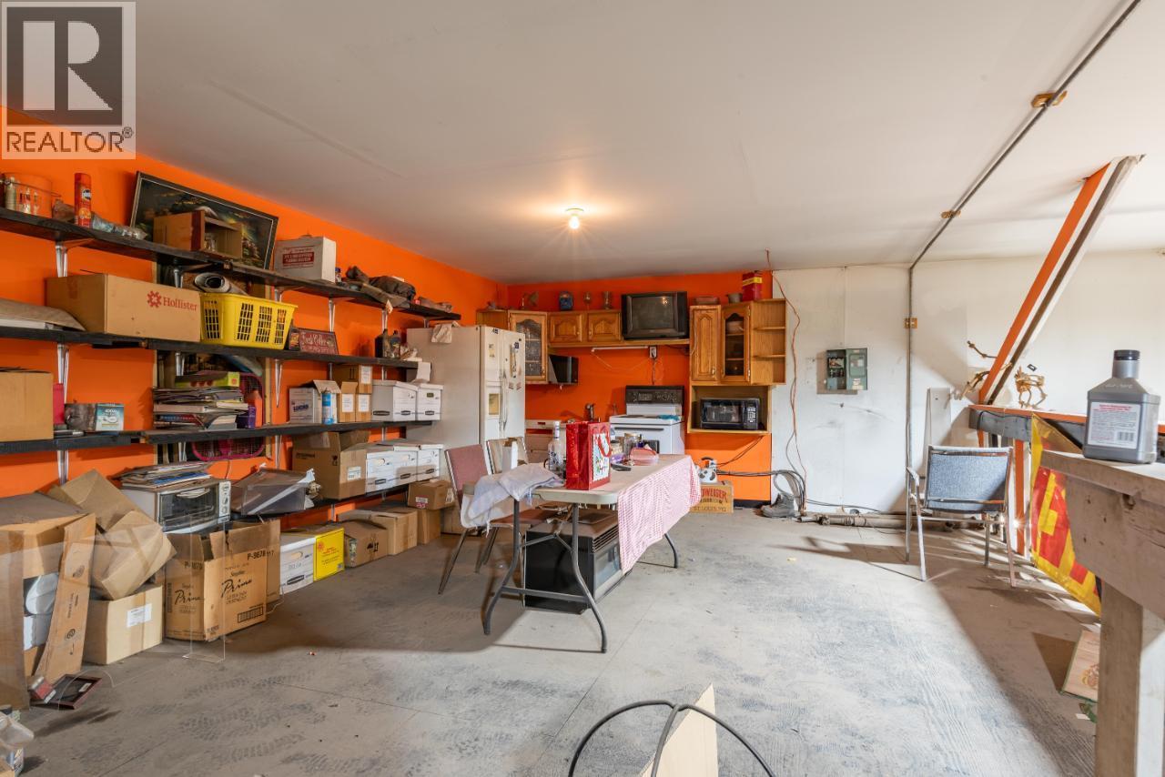 1700 Sandner Frontage Road, Christina Lake, British Columbia  V0H 1E3 - Photo 12 - 10362930