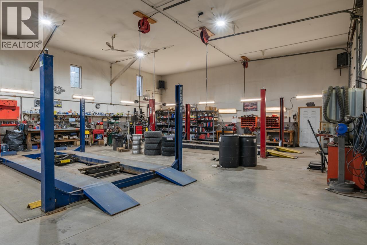 1700 Sandner Frontage Road, Christina Lake, British Columbia  V0H 1E3 - Photo 15 - 10362930