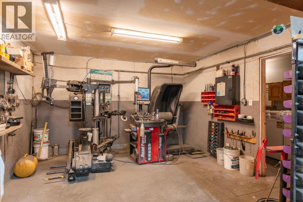 1700 Sandner Frontage Road, Christina Lake, British Columbia  V0H 1E3 - Photo 19 - 10362930