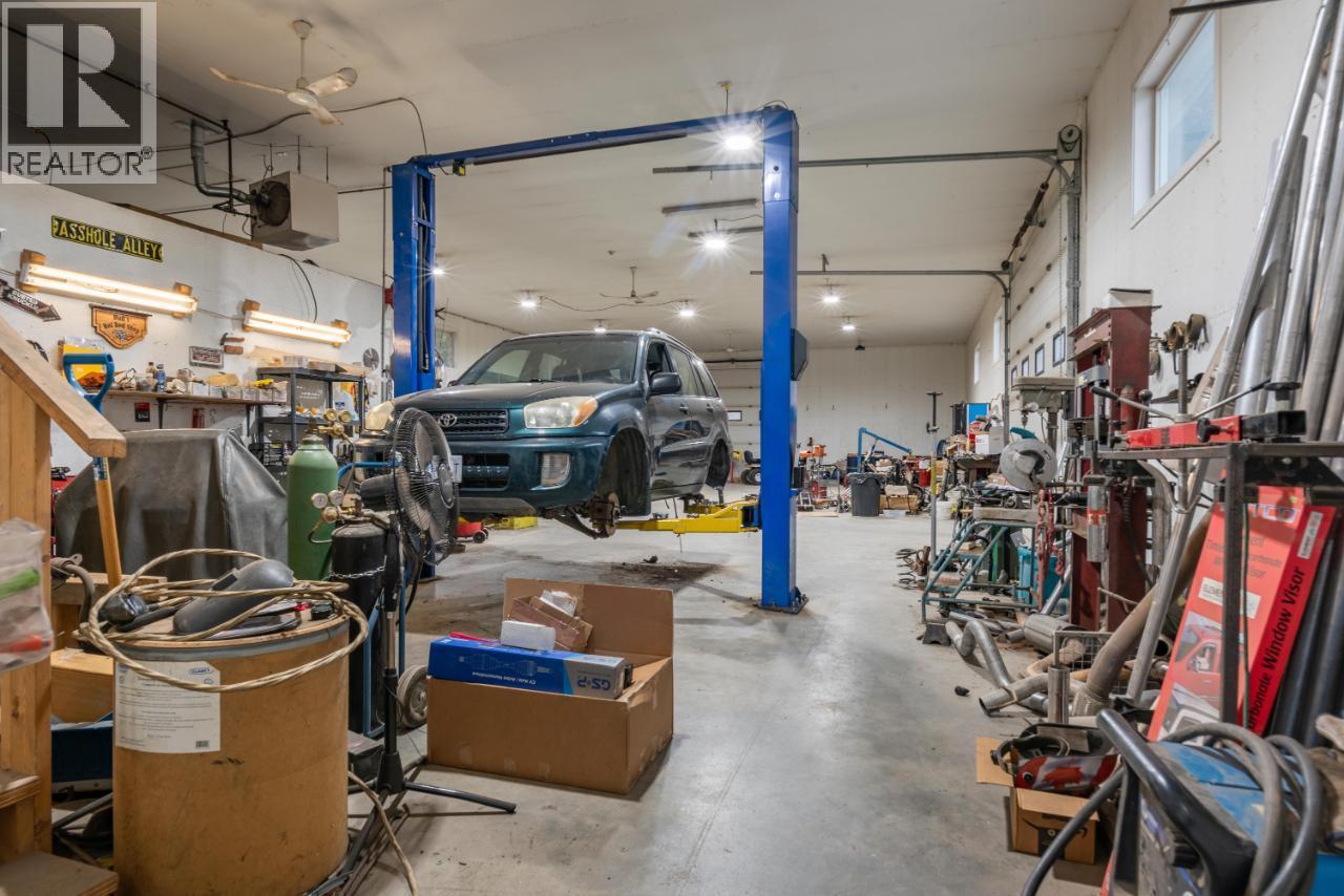 1700 Sandner Frontage Road, Christina Lake, British Columbia  V0H 1E3 - Photo 20 - 10362930