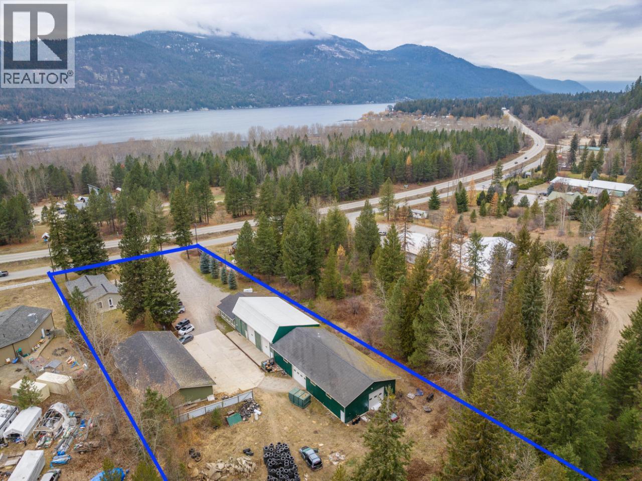 1700 Sandner Frontage Road, Christina Lake, British Columbia  V0H 1E3 - Photo 3 - 10362930