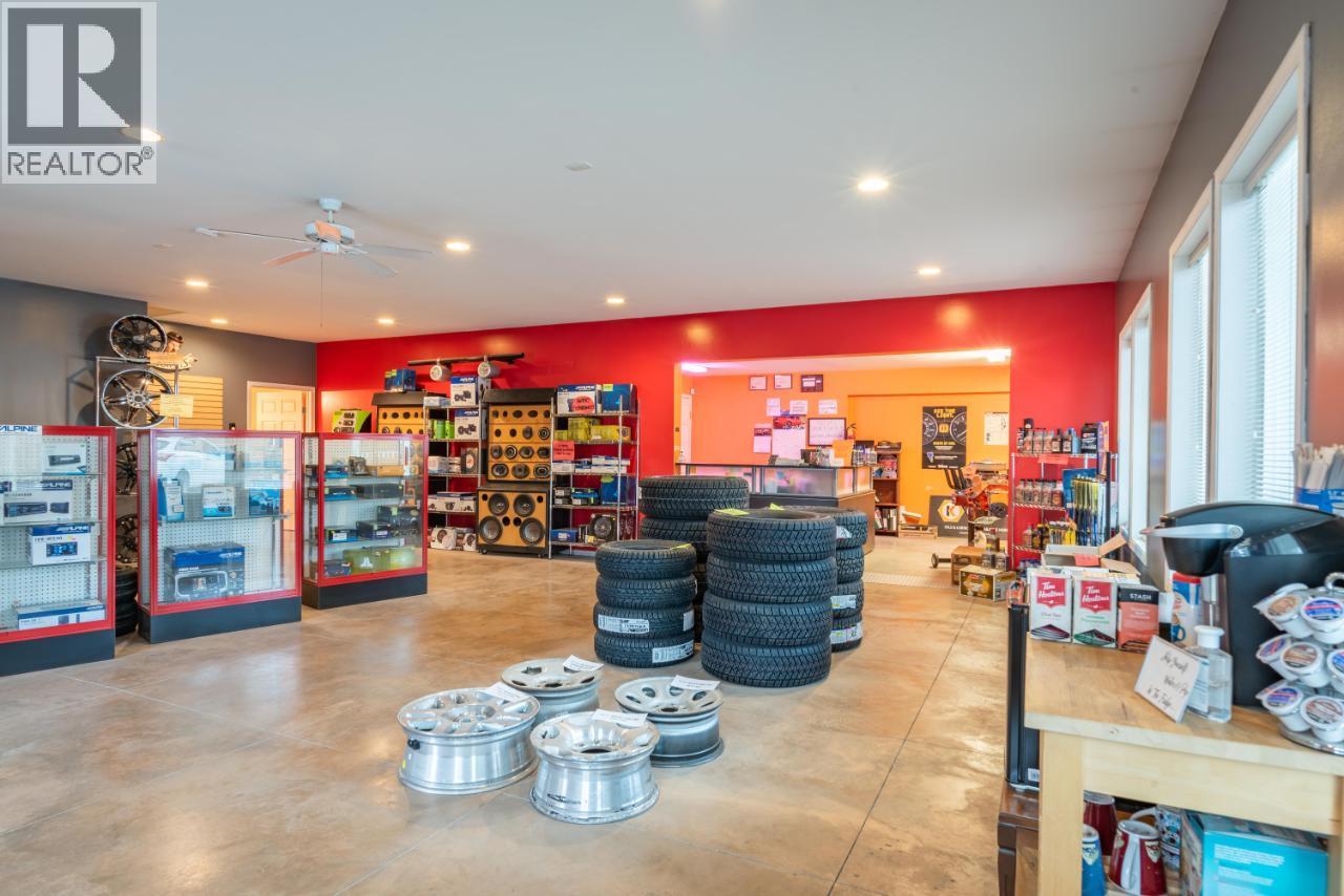 1700 Sandner Frontage Road, Christina Lake, British Columbia  V0H 1E3 - Photo 4 - 10362930