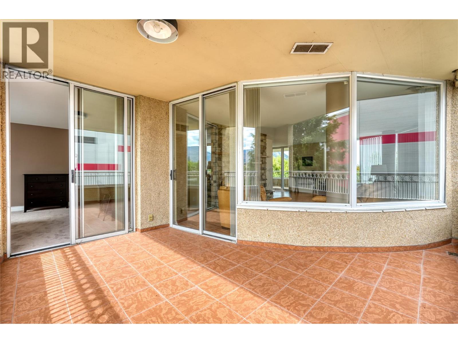 86 Lakeshore Drive E Unit# 304, Penticton, British Columbia  V2A 1B5 - Photo 17 - 10363088