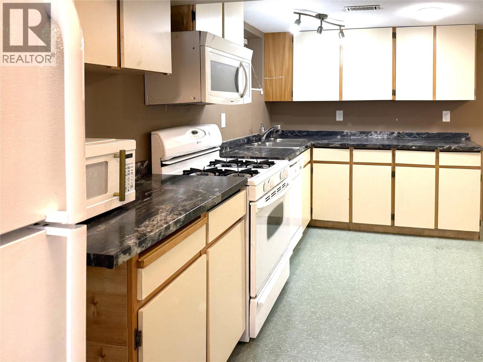 1359 Hamilton Street, Kamloops, British Columbia  V2B 2V3 - Photo 21 - 10363071