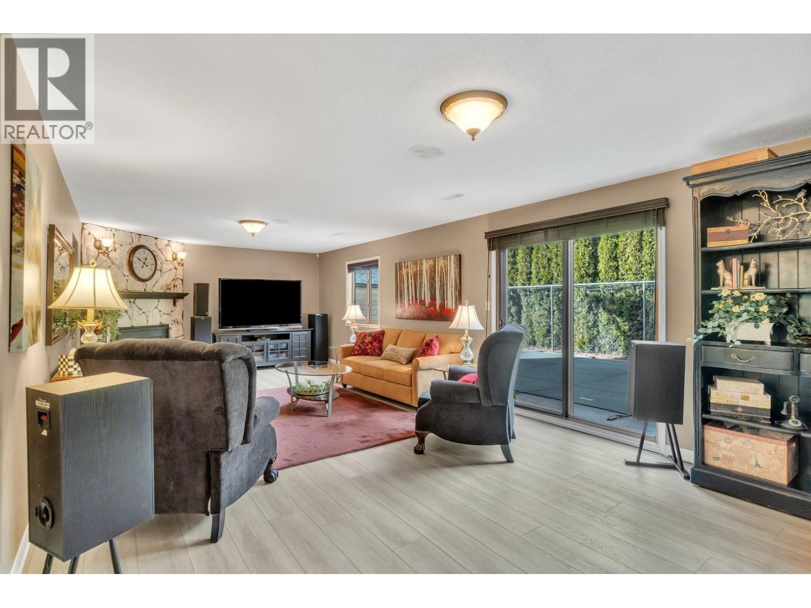 2463 Irvine Avenue, Merritt, British Columbia  V1K 1H4 - Photo 16 - 10363110