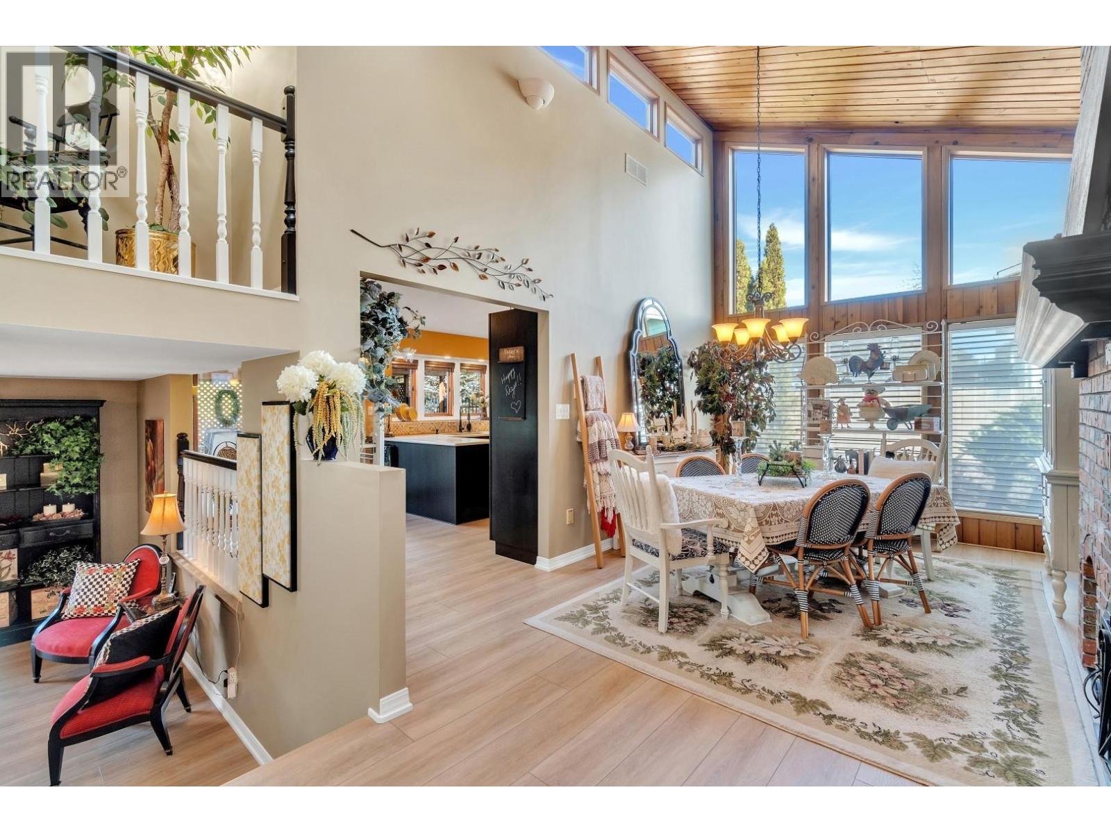 2463 Irvine Avenue, Merritt, British Columbia  V1K 1H4 - Photo 8 - 10363110