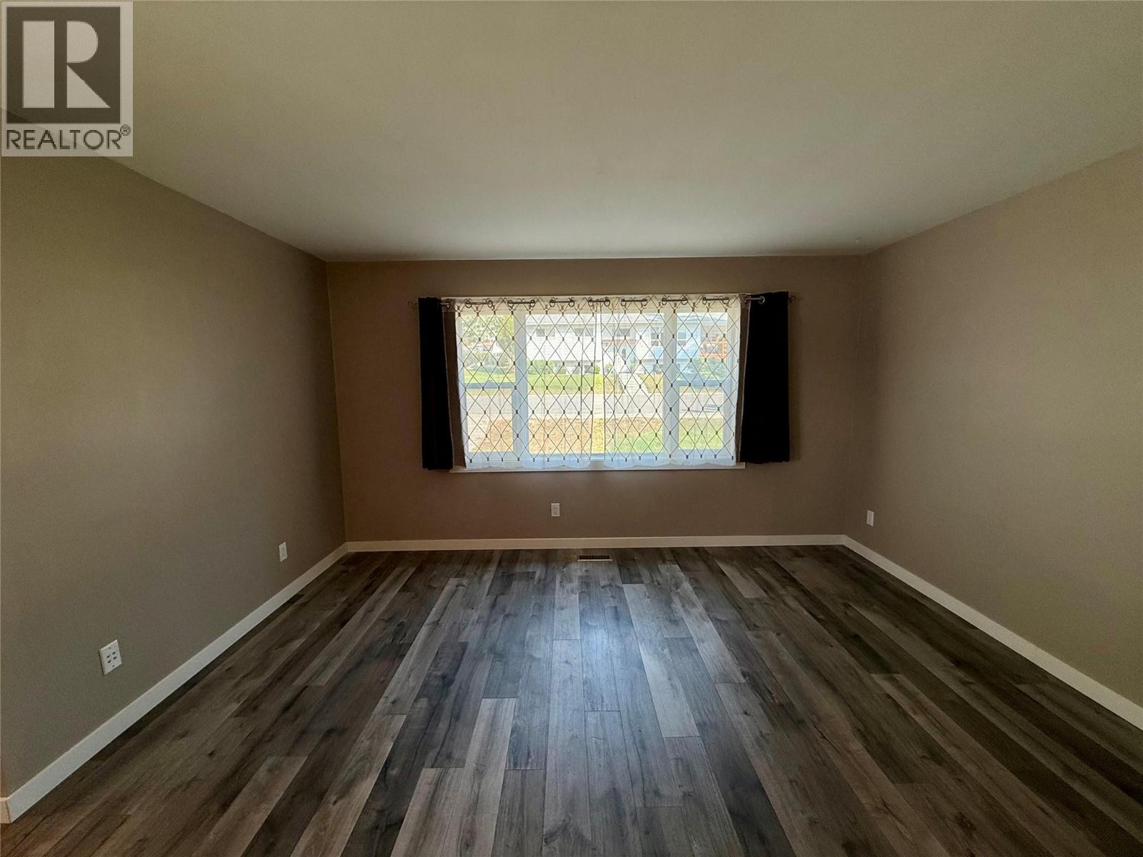 219 26th  S Avenue Unit# A, Cranbrook, British Columbia  V1C 3J2 - Photo 5 - 10363125