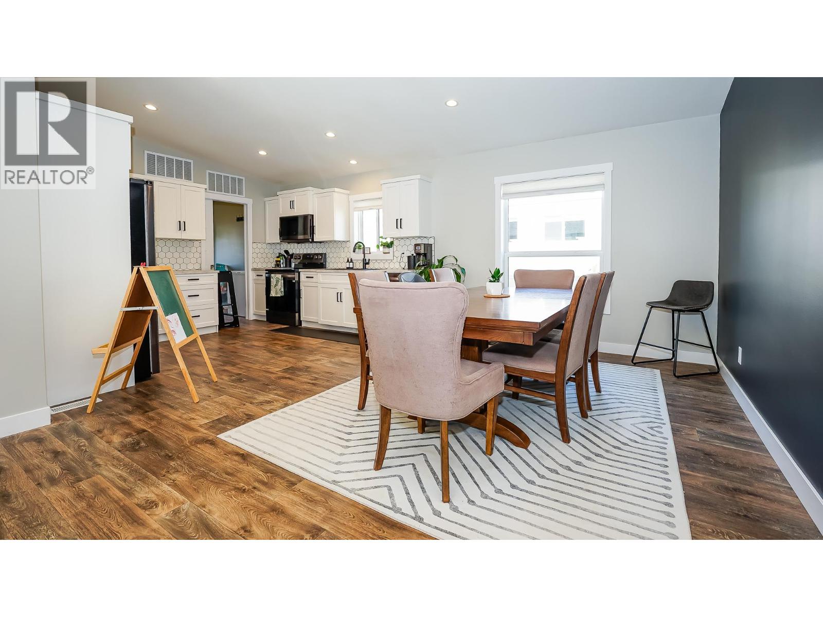 44 Johnson Way, Revelstoke, British Columbia  V0E 2S0 - Photo 4 - 10363129