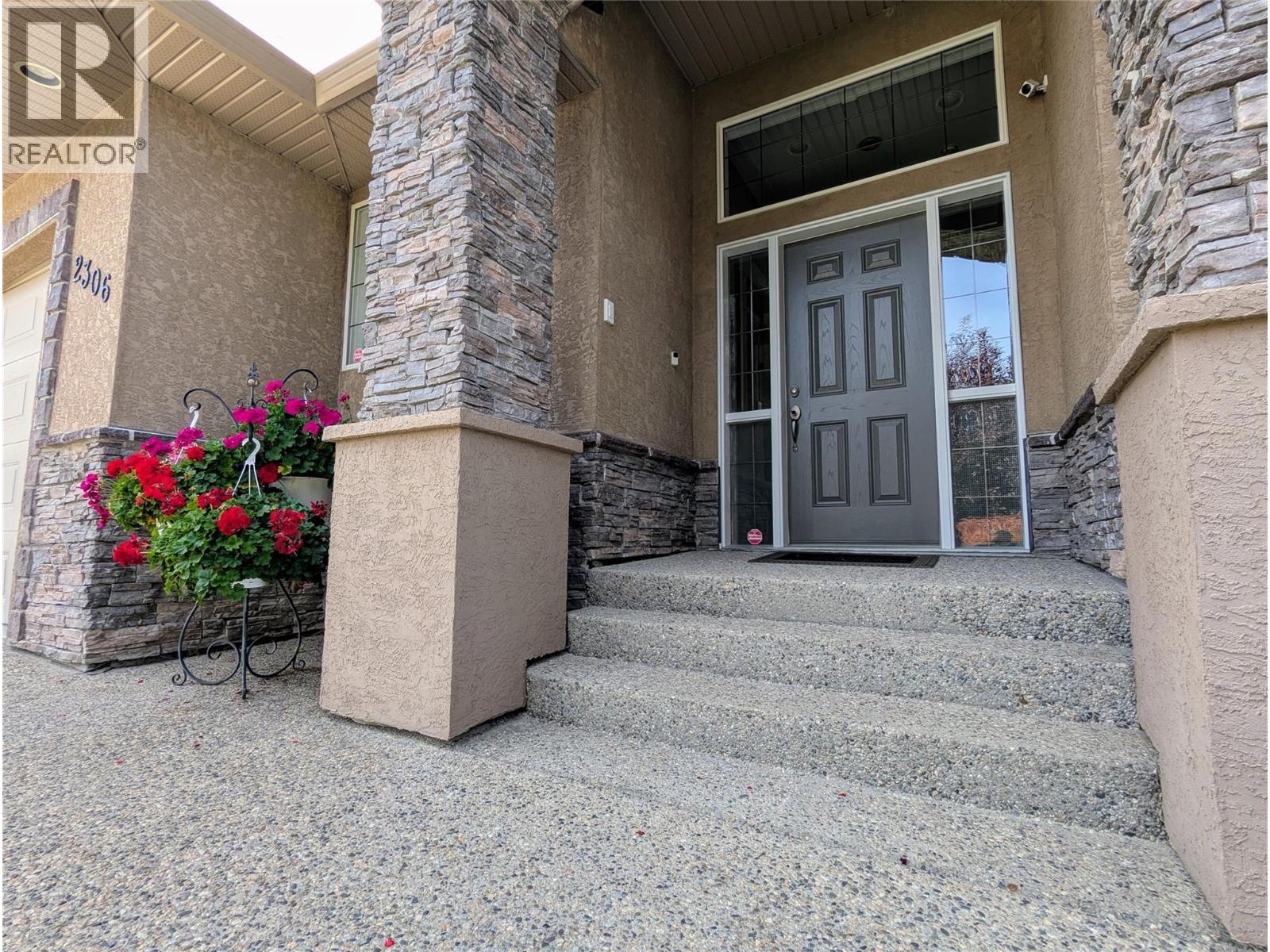 2306 Quail Run Drive, Kelowna, British Columbia  V1V 2S3 - Photo 4 - 10357838
