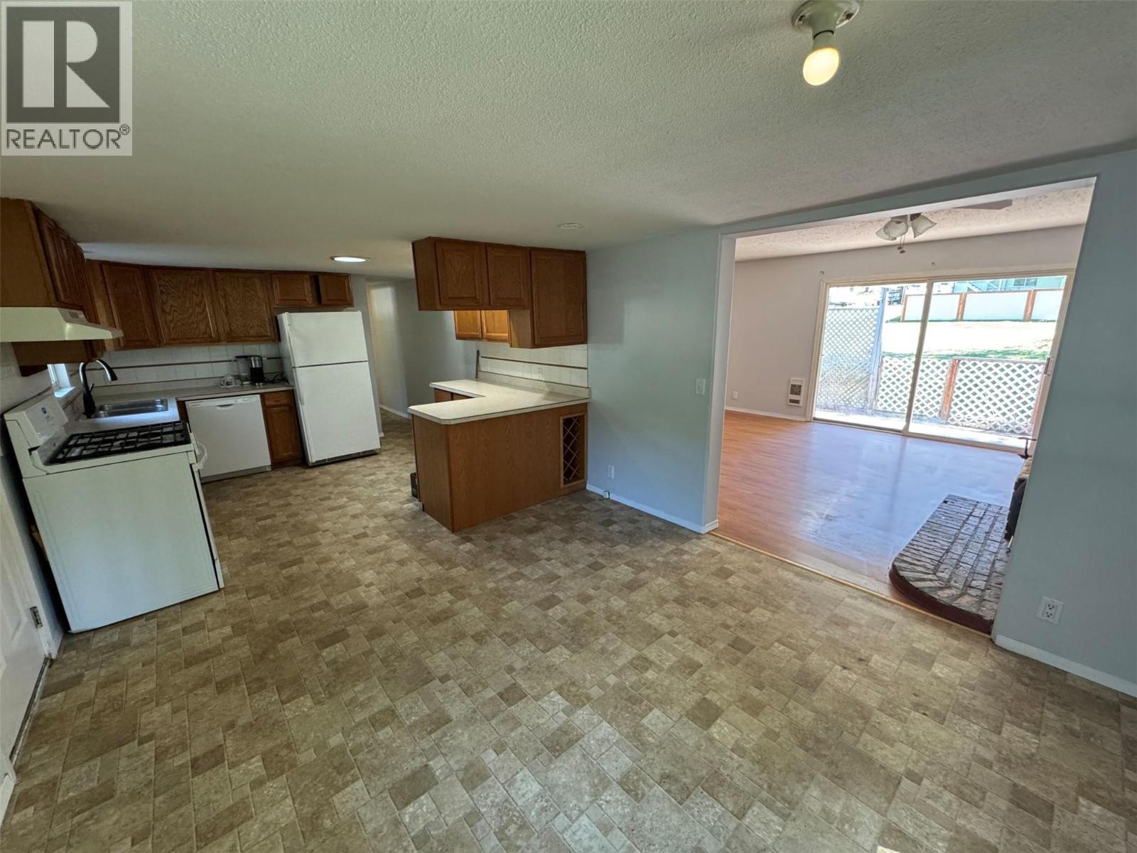 568 N Kimberly Avenue, Greenwood, British Columbia  V0H 1J0 - Photo 2 - 10363051