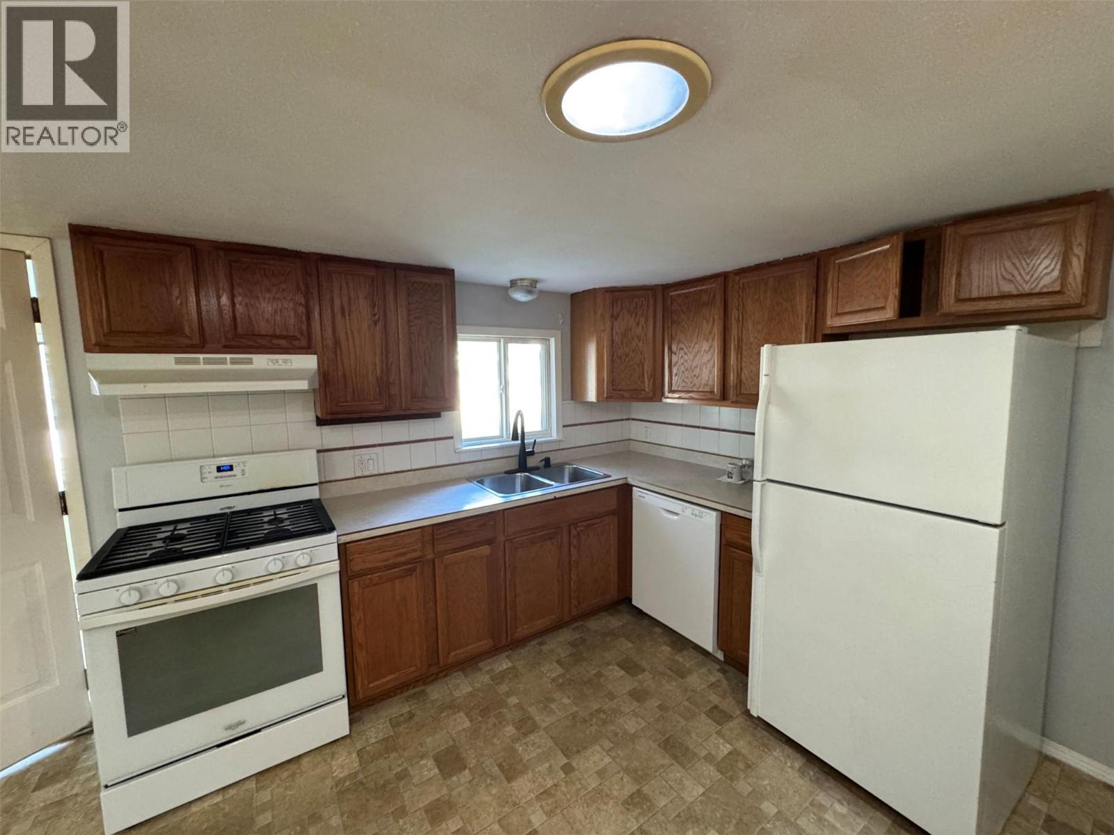 568 N Kimberly Avenue, Greenwood, British Columbia  V0H 1J0 - Photo 4 - 10363051