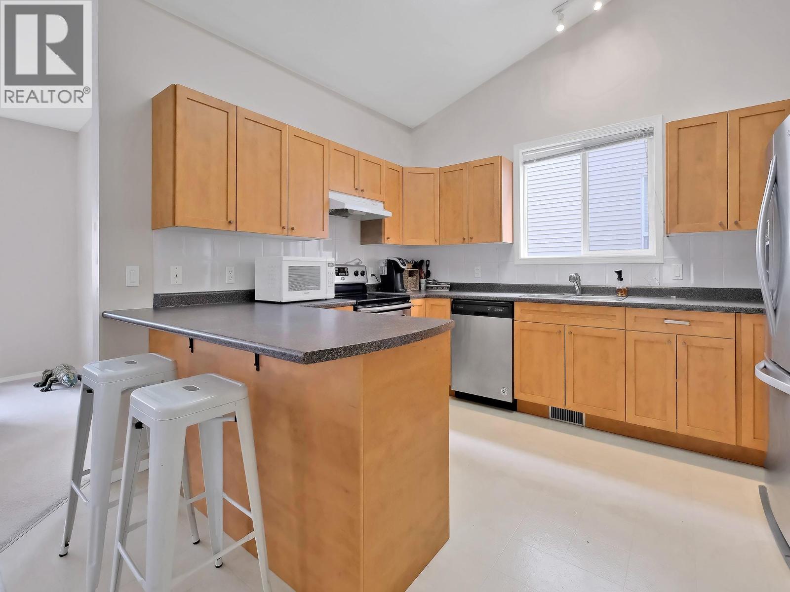 2210 Horizon Drive Unit# 13, West Kelowna, British Columbia  V1Z 3L4 - Photo 2 - 10363176