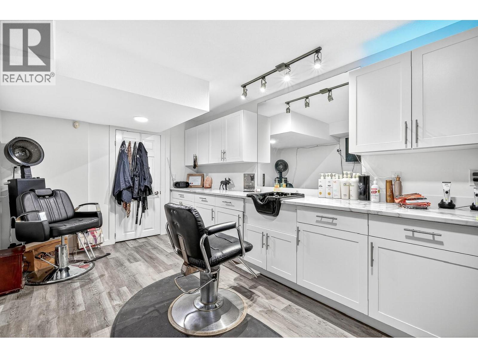 4221 Wellington Drive, Vernon, British Columbia  V1T 9H7 - Photo 43 - 10363067