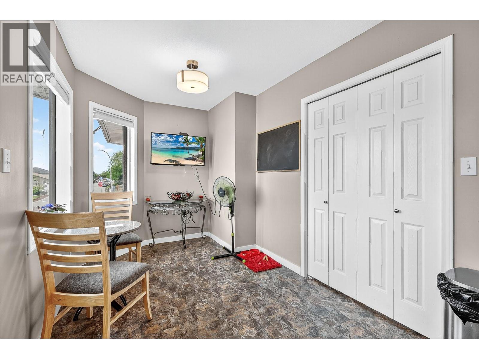 4221 Wellington Drive, Vernon, British Columbia  V1T 9H7 - Photo 9 - 10363067