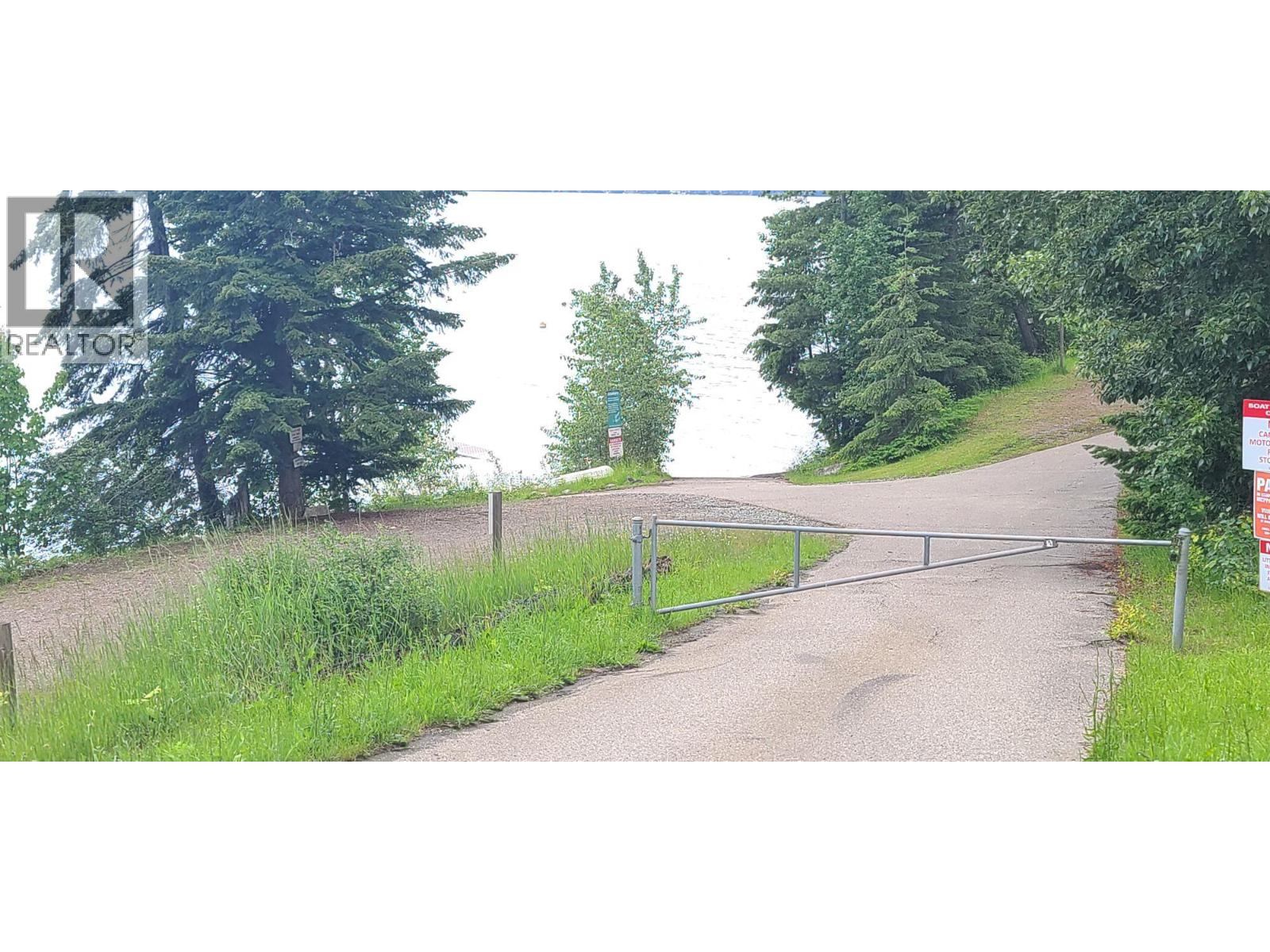 5190 Celista Place, Celista, British Columbia  V0E 1M6 - Photo 4 - 10363077