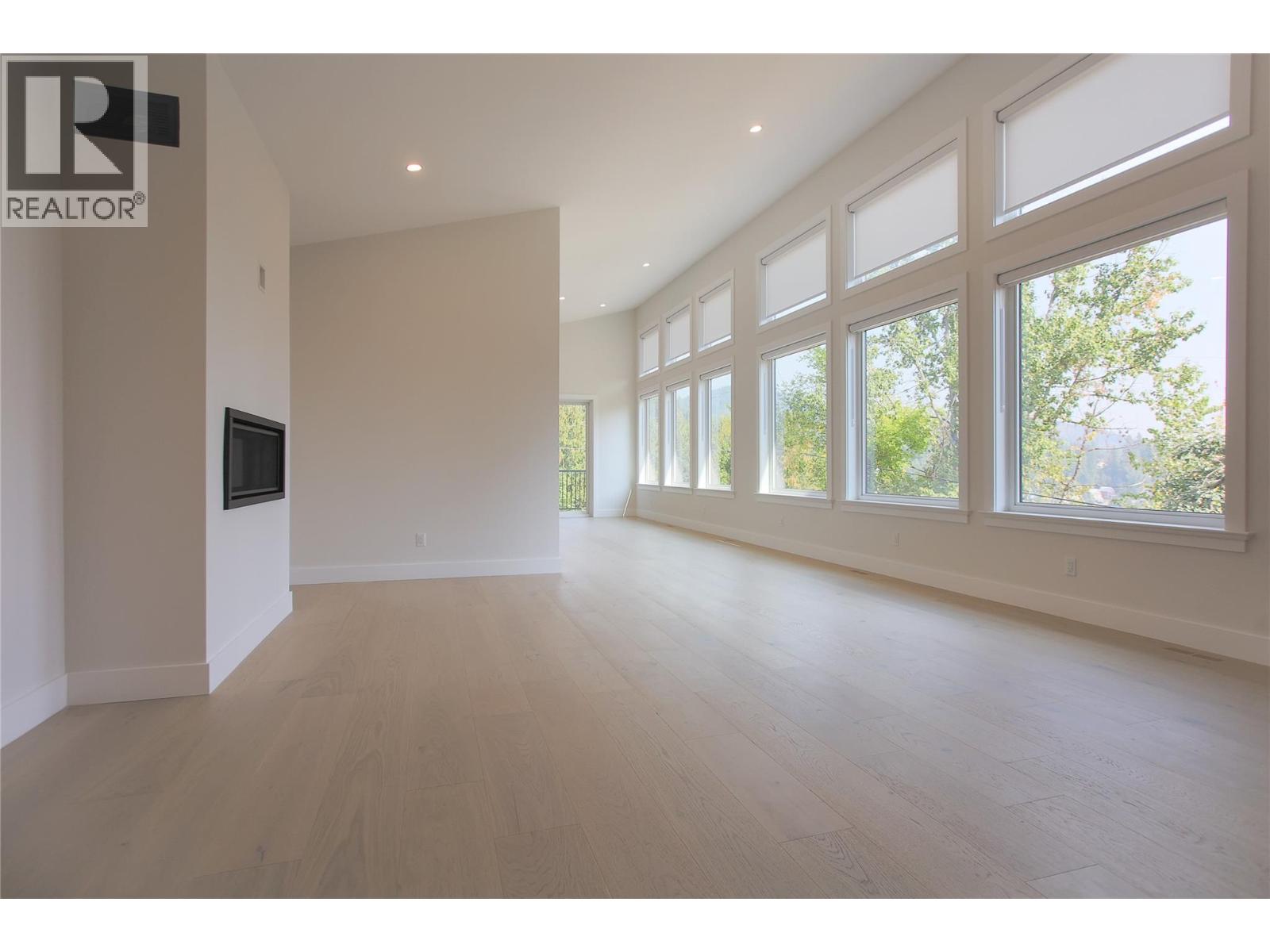 1572 Treadwell Street, Rossland, British Columbia  V0G 1Y0 - Photo 18 - 10363192