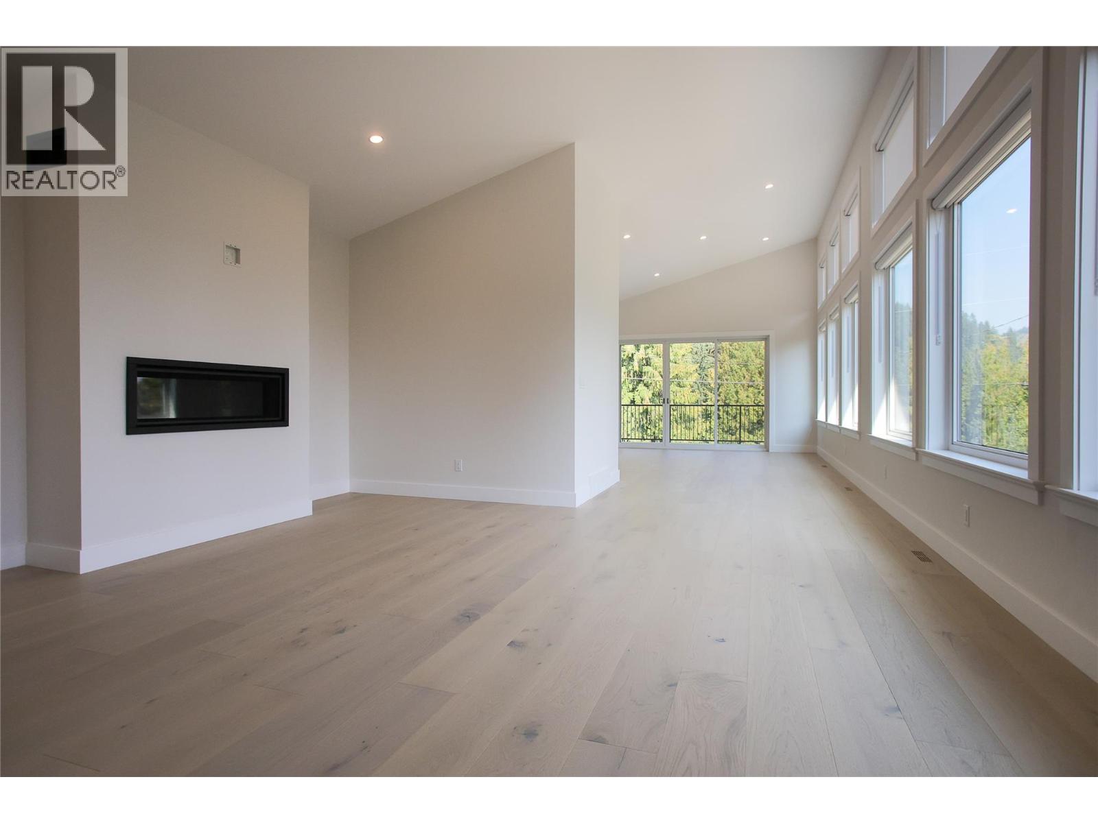 1572 Treadwell Street, Rossland, British Columbia  V0G 1Y0 - Photo 19 - 10363192