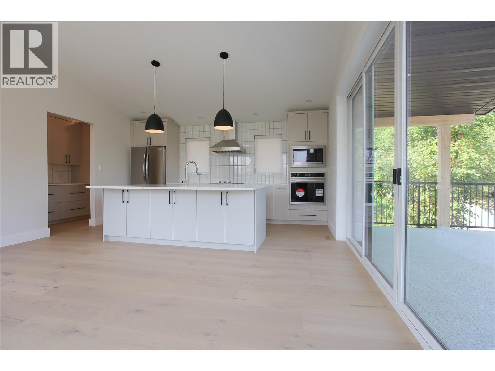 1572 Treadwell Street, Rossland, British Columbia  V0G 1Y0 - Photo 21 - 10363192